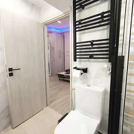 Cozy For 2 Persons Near Port Apartment Piraeus