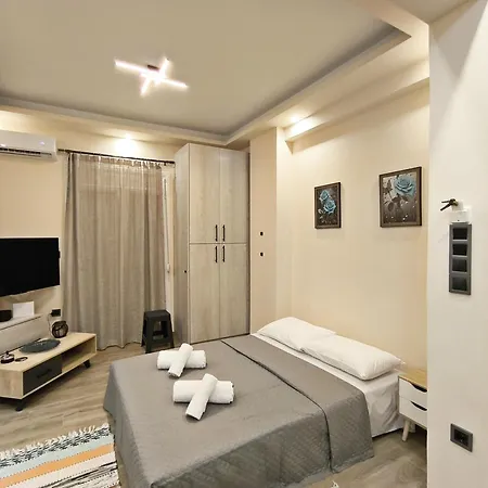 Cozy For 2 Persons Near Port Apartment Piraeus